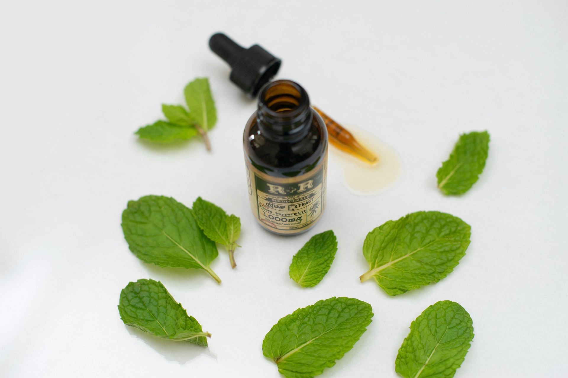 Peppermint oil (Image by Stefan Rodriguez/Unsplash)